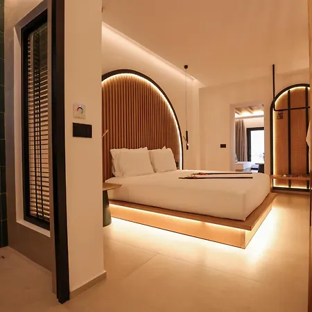 Queen Kalliopi Plintri